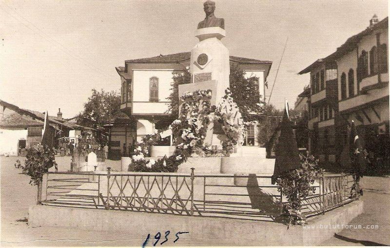1935 Cumhuriyet Meydanı_46.jpg